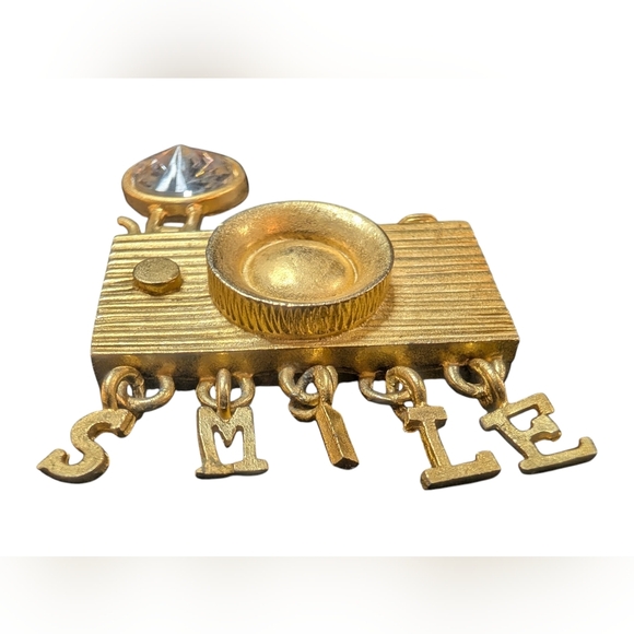 Gold Camera Brooch - Picture 4 of 6